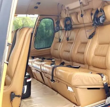 Cabine em couro do Esquilo AS350 B2